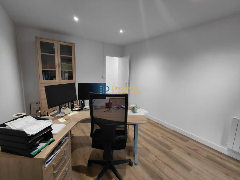 Local d'activités - 240 m²