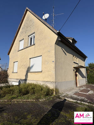 Maison - 99 m² - 5 pièces