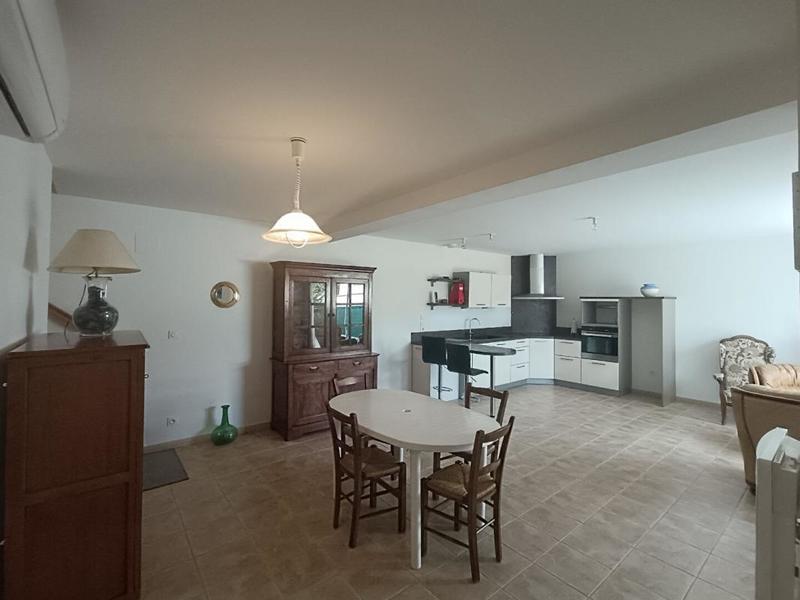 Maison - 104 m² - 4 pièces