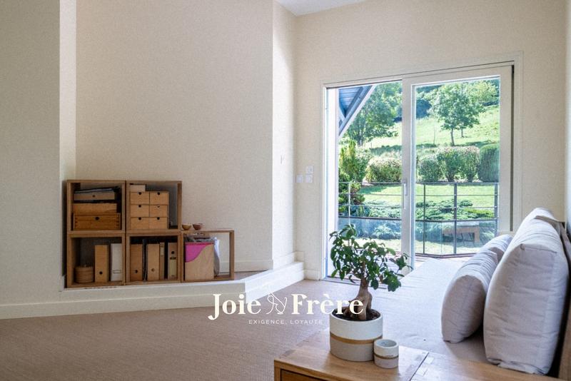 Maison ancienne - 221 m² - 8 pièces