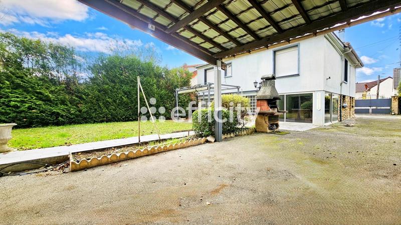 Maison - 177 m² - 7 pièces