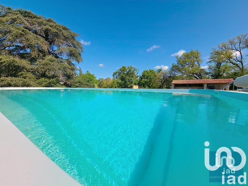 Maison - 261 m² - 6 pièces