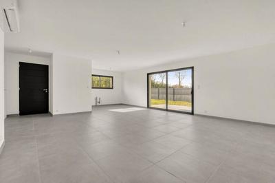 Maison - 106 m² - 4 pièces