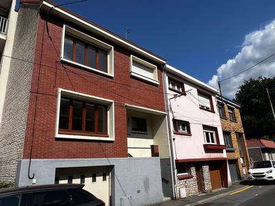 Maison - 95 m² - 5 pièces