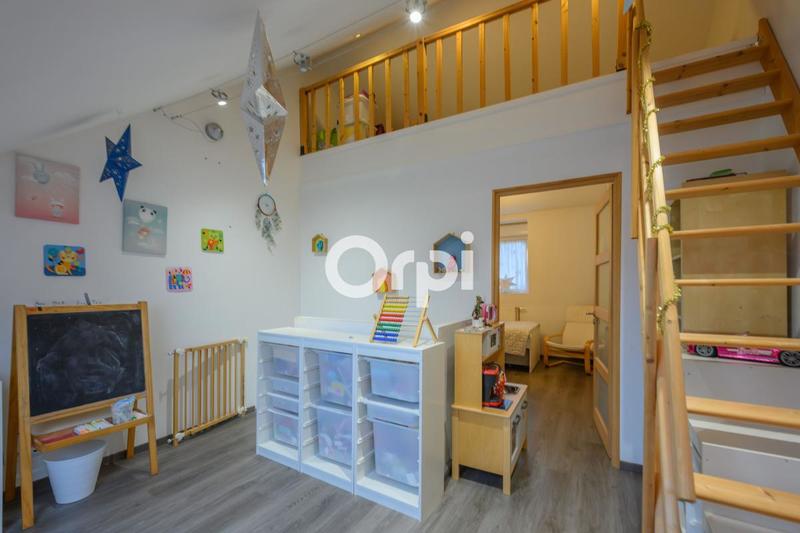 Maison - 104 m² - 4 pièces