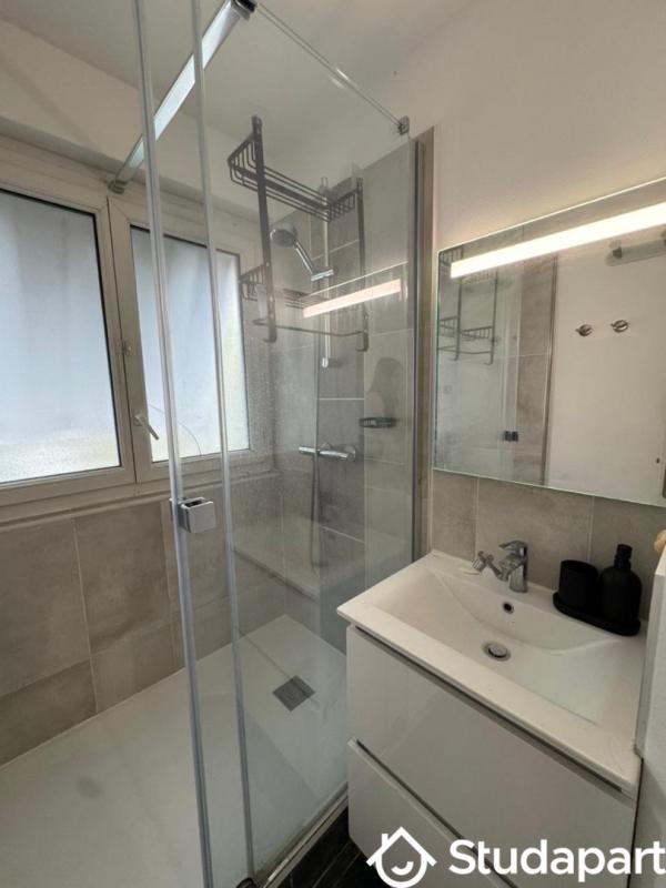 Chambre - 9 m² - 1 pièce