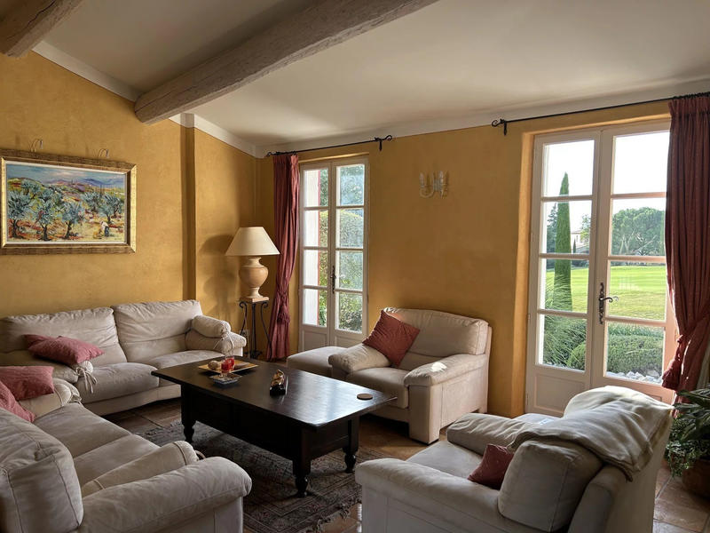 Maison - 250 m² - 6 pièces