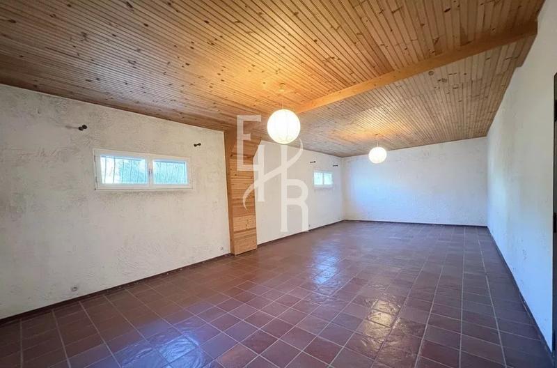 Appartement - 222 m² - 5 pièces