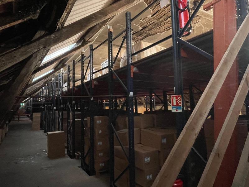 Entrepôt - 1 600 m² - 2 pièces