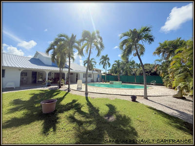 Villa - 221 m² - 7 pièces