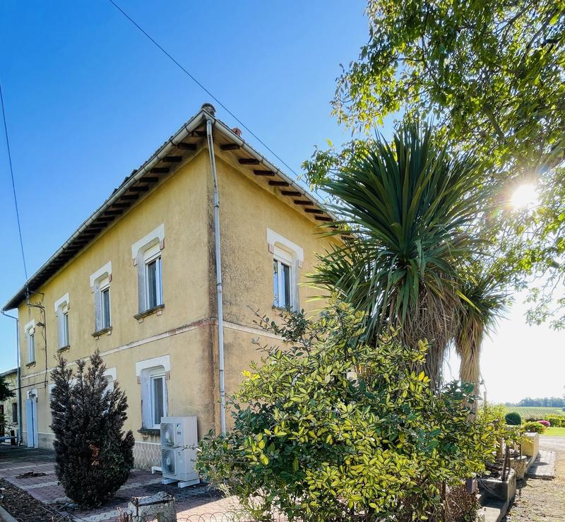 Maison traditionnelle - 200 m² - 8 pièces