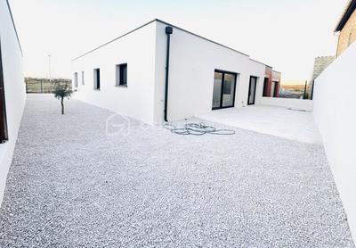 Maison - 94 m² - 4 pièces