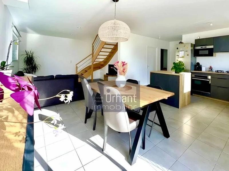 Maison - 95 m² - 6 pièces