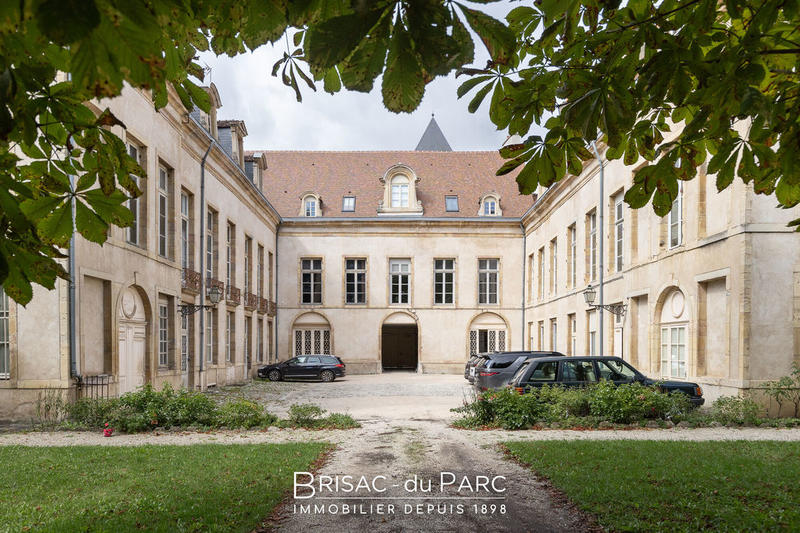 Appartement - 145 m² - 5 pièces