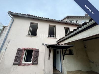 Demeure - 163 m² - 6 pièces