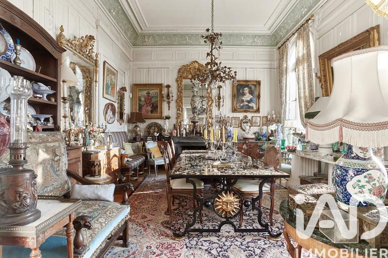 Maison - 338 m² - 14 pièces