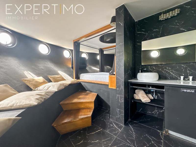 Maison - 180 m² - 5 pièces