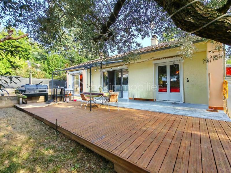 Maison traditionnelle - 77 m² - 3 pièces