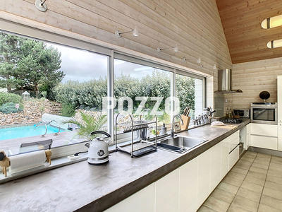 Maison - 277 m² - 6 pièces