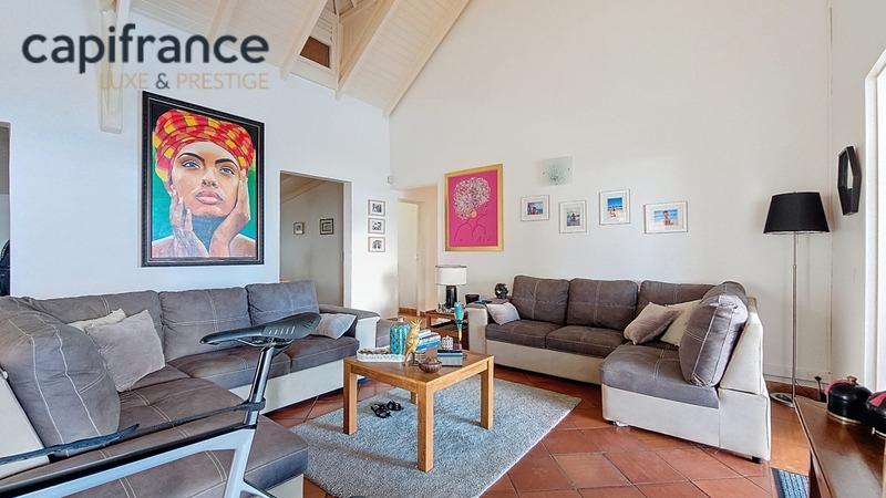 Villa - 215 m² - 8 pièces