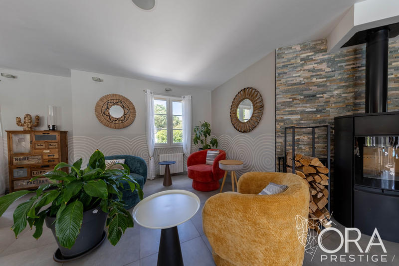 Maison contemporaine - 274 m² - 7 pièces