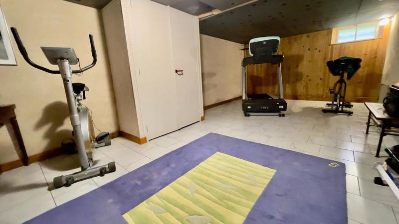 Propriété - 257 m² - 9 pièces