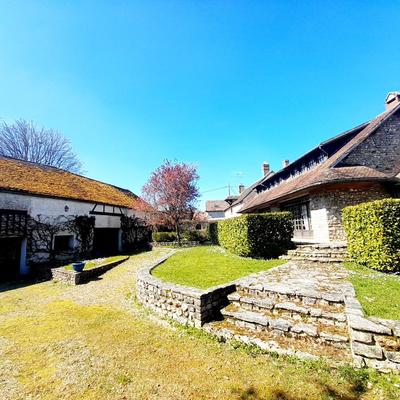 Maison ancienne - 265 m² - 8 pièces