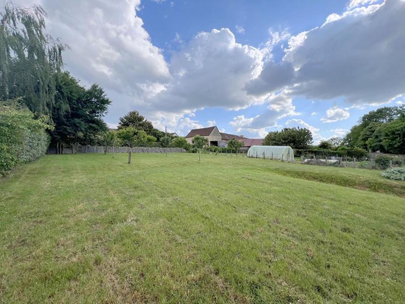 Terrain constructible - 805 m²