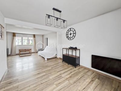 Maison - 98 m² - 5 pièces