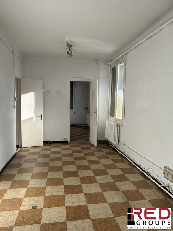 Bureau - 111 m² - 4 pièces