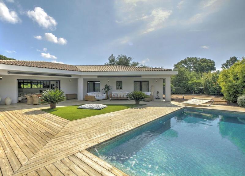 Maison - 203 m² - 8 pièces