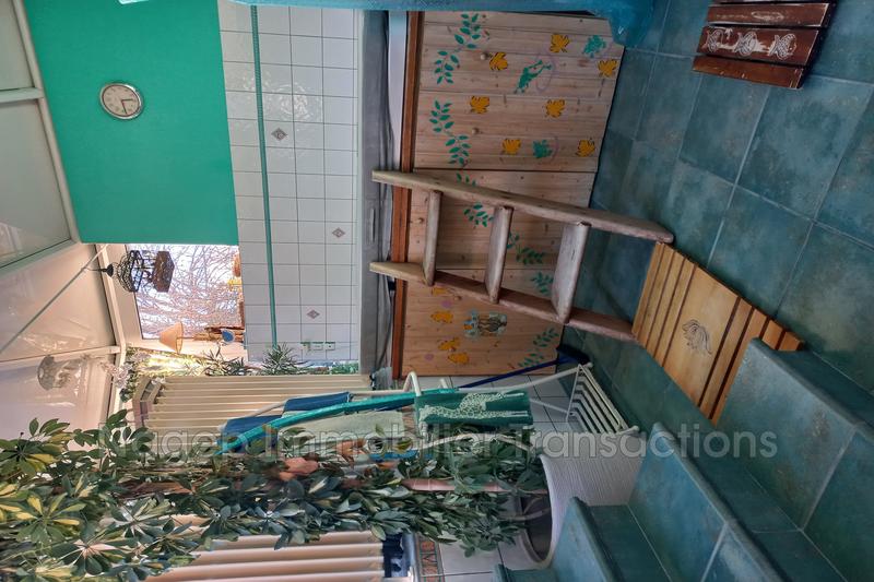 Propriété - 246 m² - 9 pièces