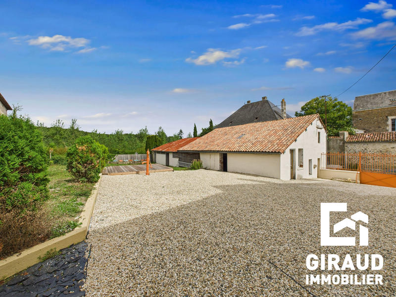 Maison ancienne - 312 m² - 8 pièces