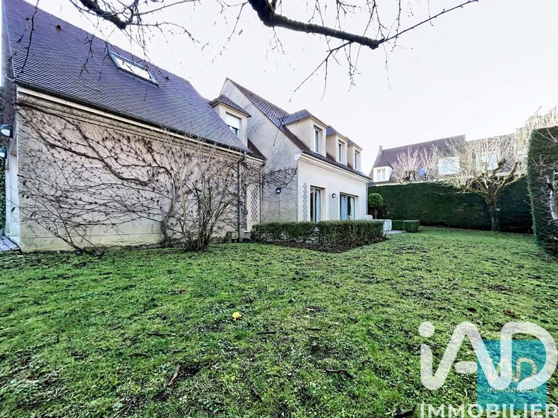 Maison - 211 m² - 8 pièces