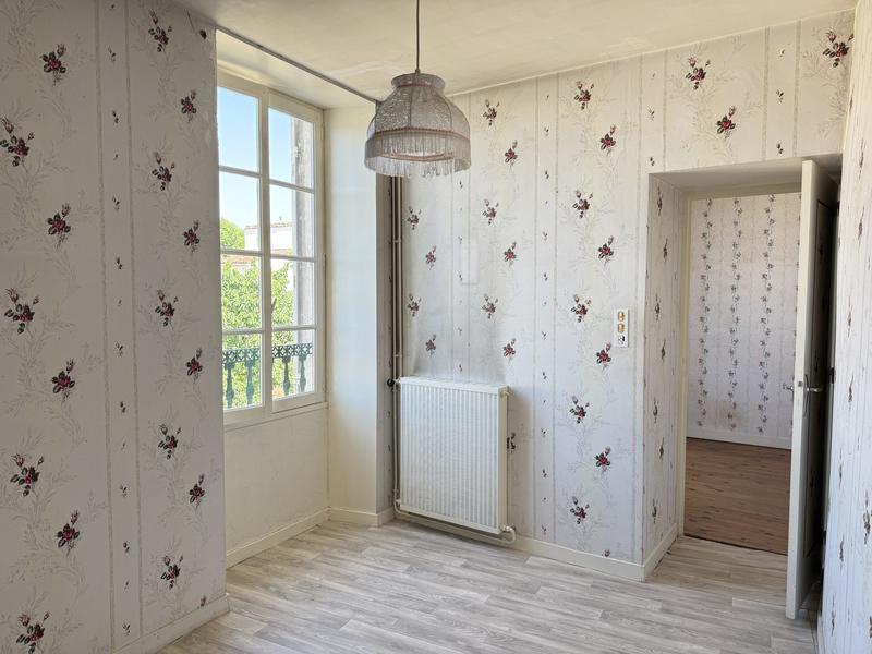 Maison - 184 m² - 9 pièces