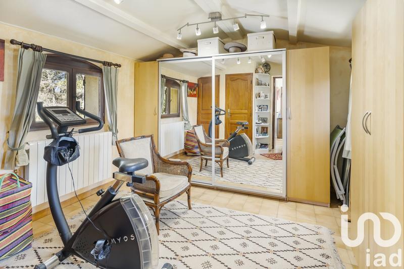 Maison - 270 m² - 10 pièces