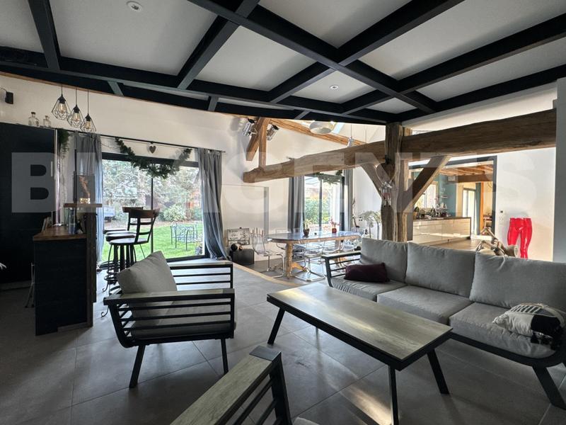 Maison - 225 m² - 7 pièces