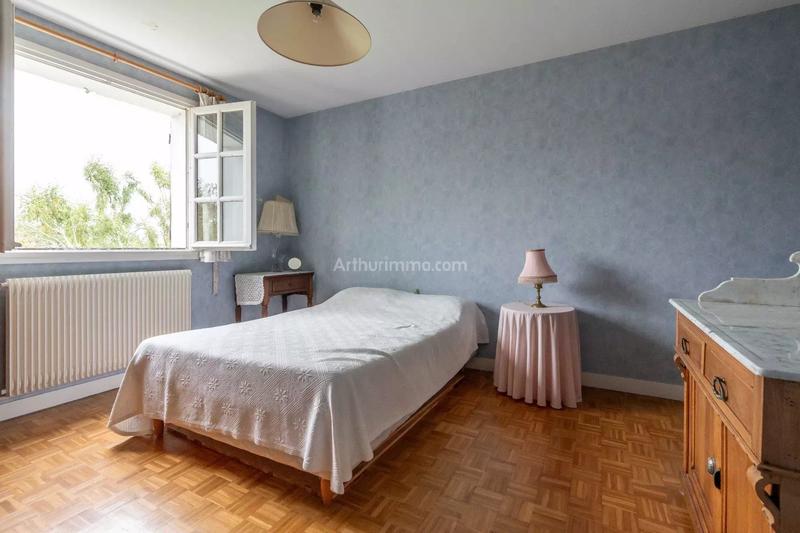 Maison - 210 m² - 9 pièces