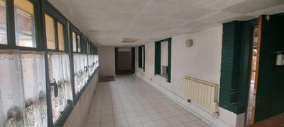 Maison - 240 m² - 11 pièces