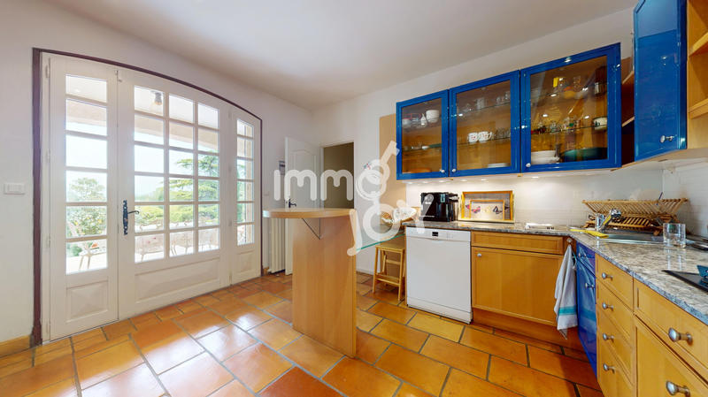 Propriété - 282 m² - 11 pièces