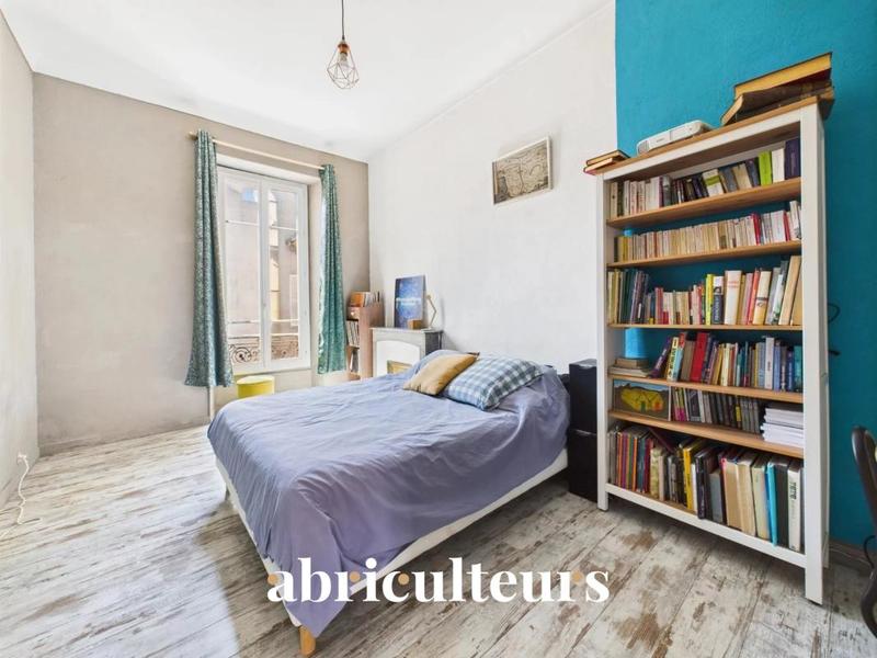 Appartement ancien - 88 m² - 4 pièces