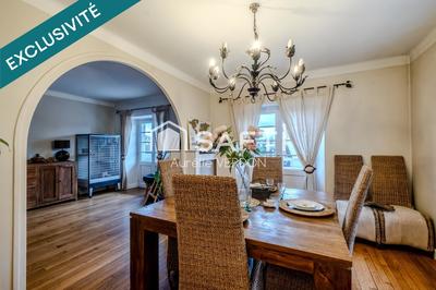 Maison - 260 m² - 7 pièces