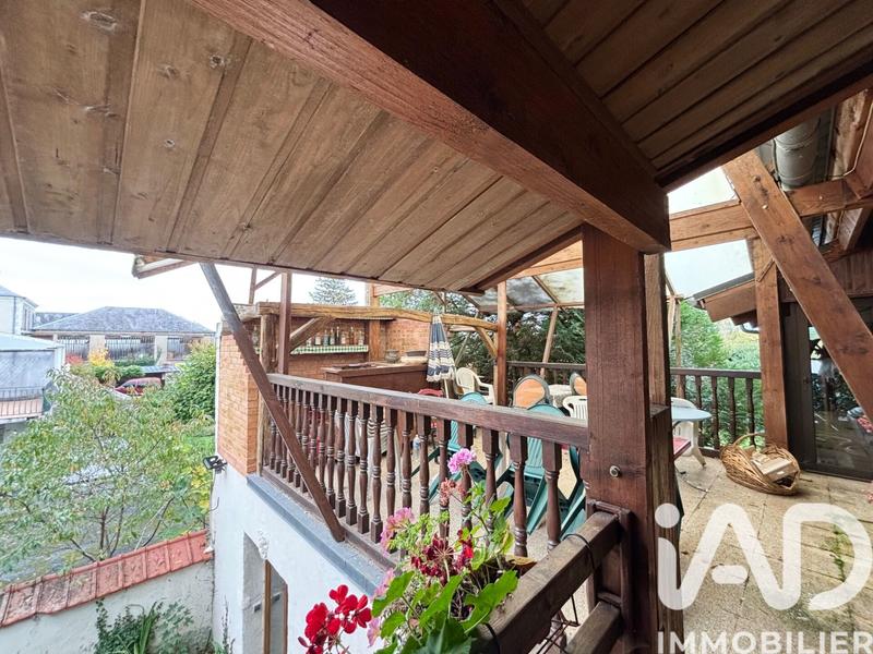 Maison - 403 m² - 16 pièces