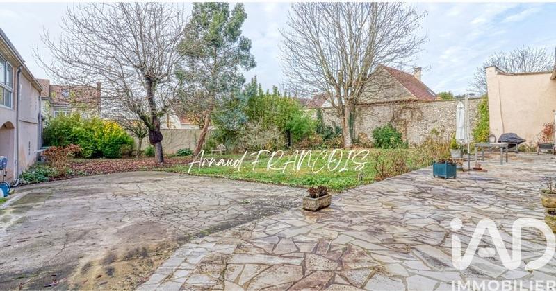 Maison - 376 m² - 9 pièces