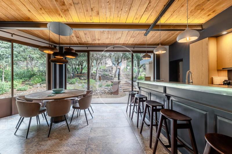 Villa - 200 m² - 6 pièces