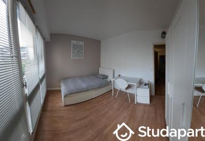 Chambre - 13 m² - 1 pièce