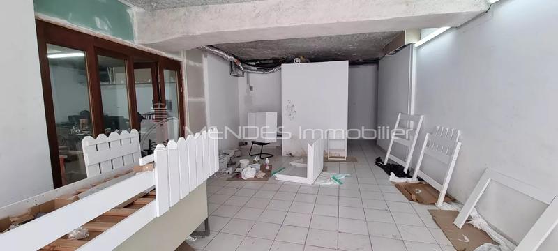 Local commercial - 111 m² - 1 pièce