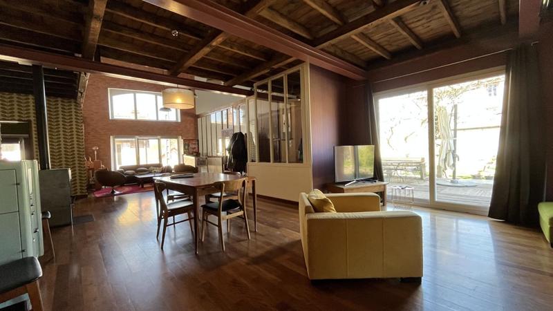 Maison - 250 m² - 7 pièces