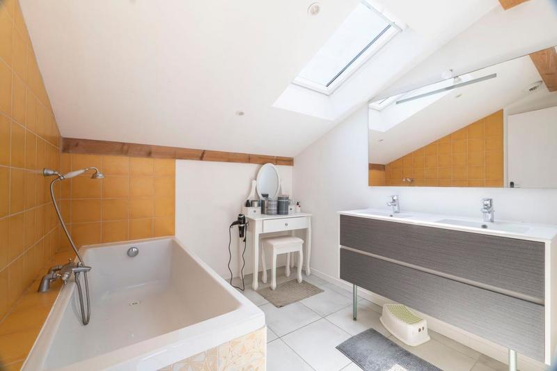 Maison - 186 m² - 5 pièces