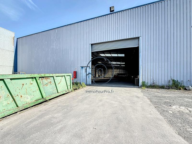Entrepôt - 3 869 m²